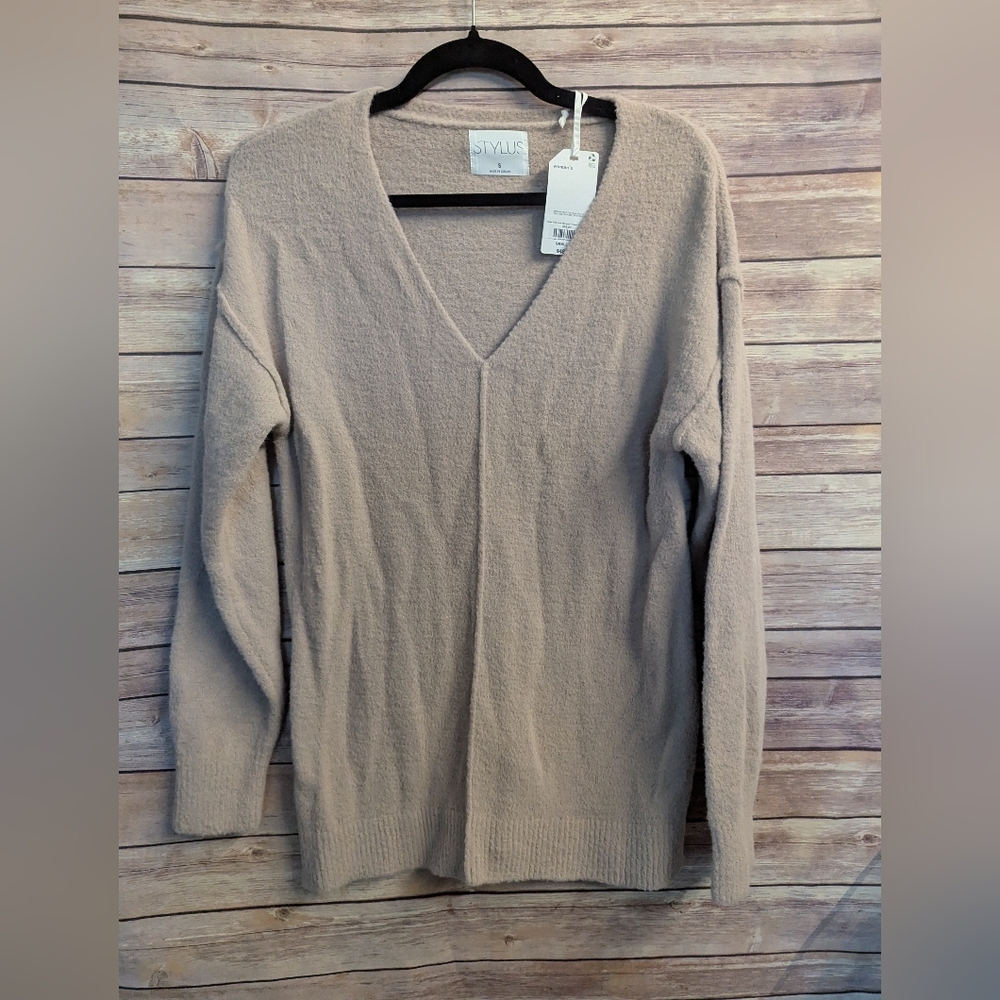 Stylus Soft Beige V-Neck Sweater – Size S